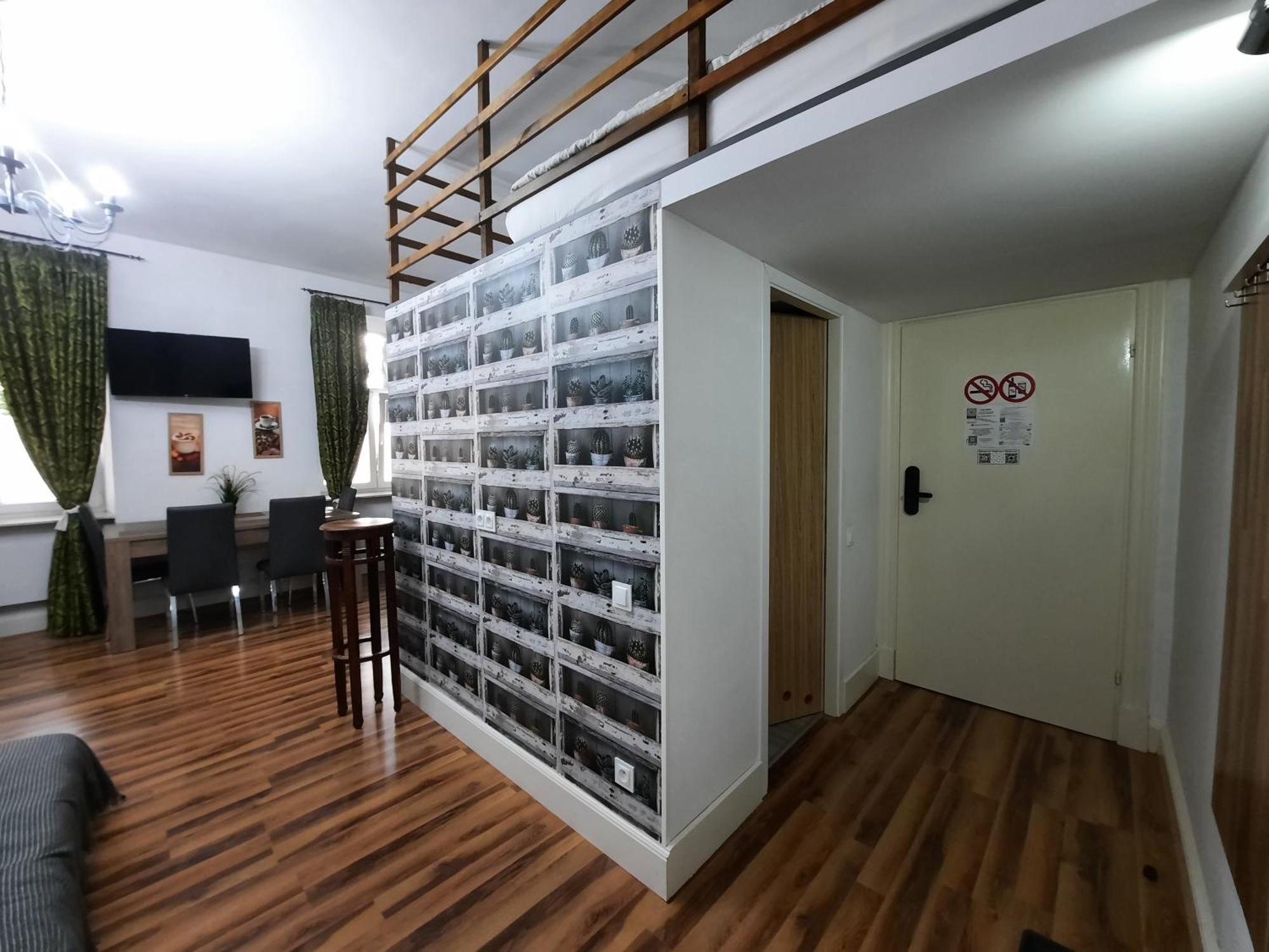 Lorf Hostel&Coffee Krakow Luaran gambar